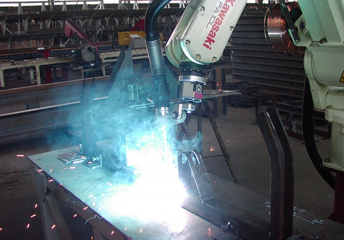 Universalaus suvirinimo ir pjovimo robotas