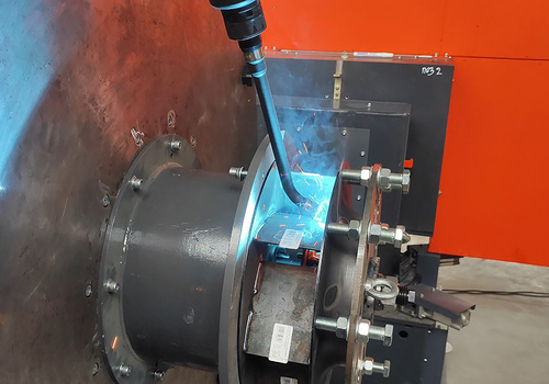 Ventiliatorių sparnuočių suvirinimo robotas