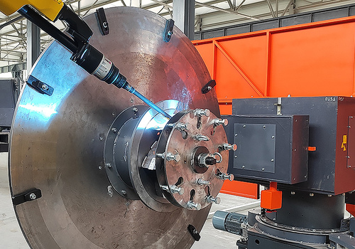 Ventiliatorių sparnuočių suvirinimo robotas