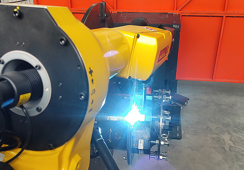 Ventiliatorių sparnuočių suvirinimo robotas