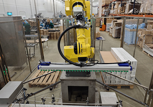 Dėžių iškrovimo ir išdėliojimo robotas