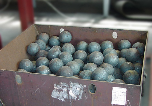 Kalimo preso pakrovimo robotas