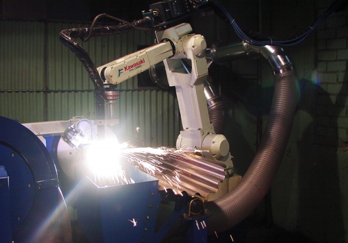 Įvairaus skerspjūvio vamzdžių pjovimo robotas