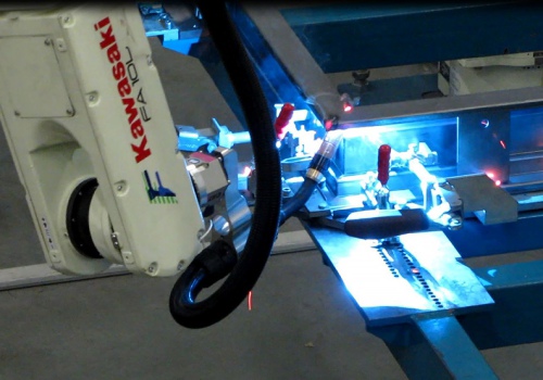 Durų surinkimo ir suvirinimo robotai