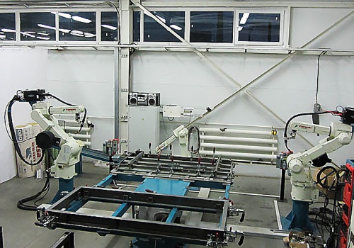 Durų surinkimo ir suvirinimo robotai